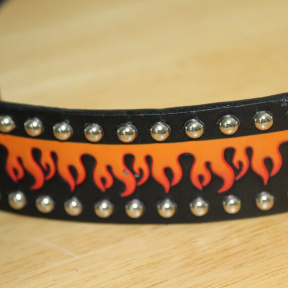 Genuine Black Bonded Leather Silver Studded Flame Biker Trucker Belt 32 - Picture 4 of 8